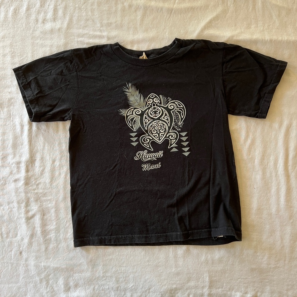 Black baby tee